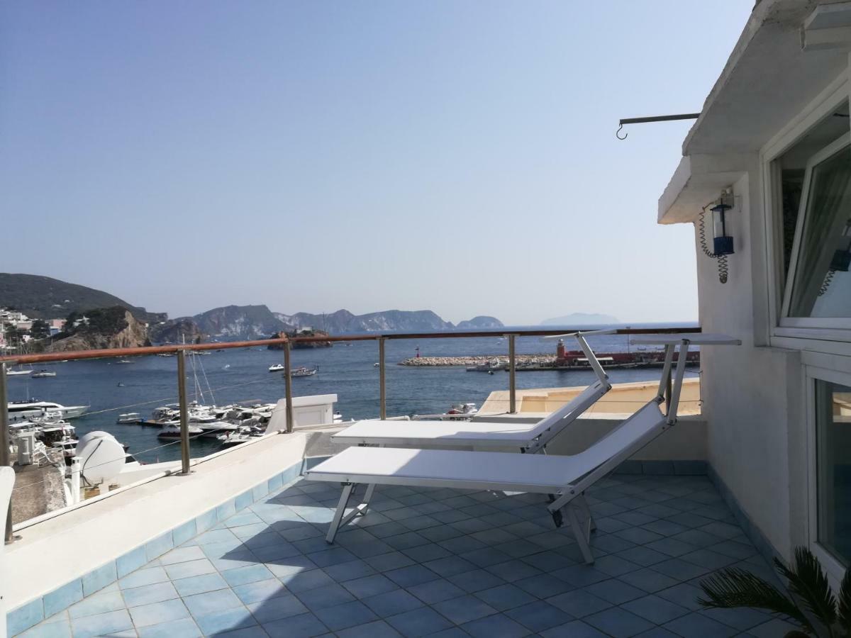 Apartmán La Mansarda Sul Porto Ponza Exteriér fotografie