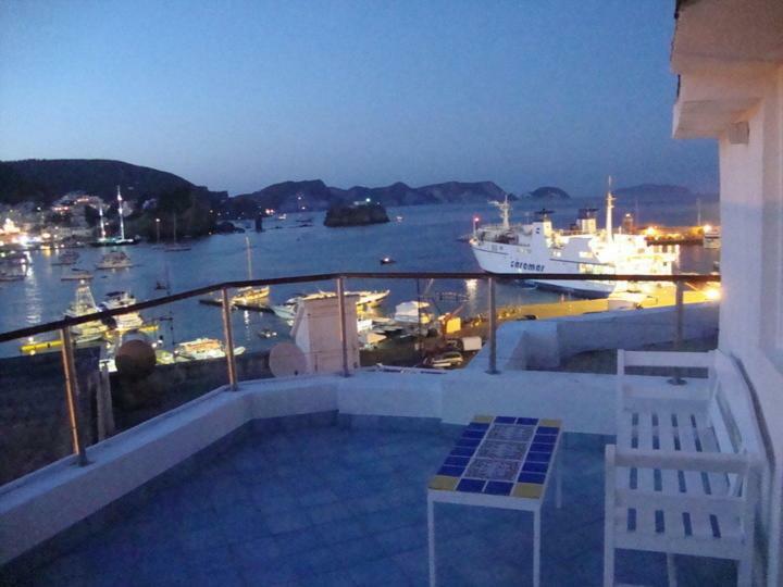 Apartmán La Mansarda Sul Porto Ponza Exteriér fotografie