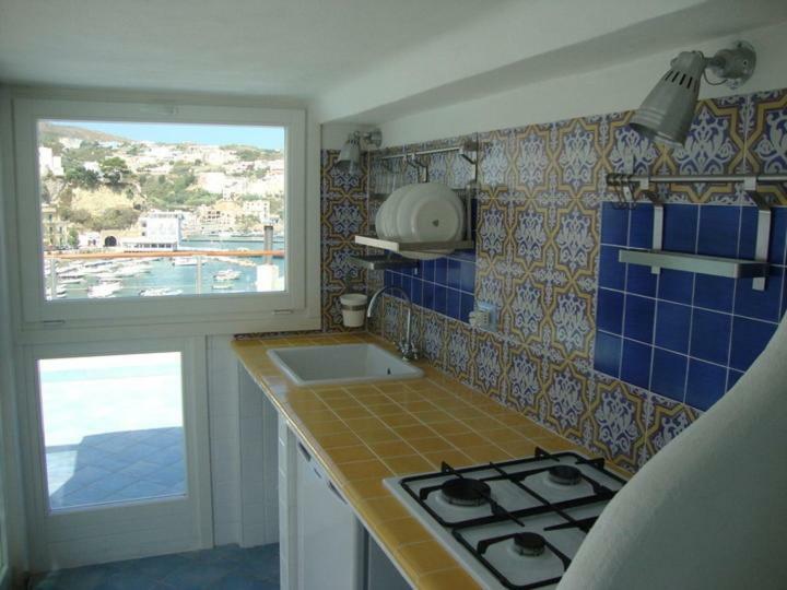 Apartmán La Mansarda Sul Porto Ponza Exteriér fotografie